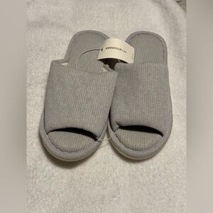 Ximivogue Indoor Outdoor Light Gray & White Slides Slippers Cushioned Insole